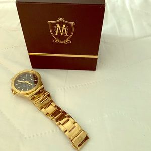 Massimo Dutti gold ladies watch with black face